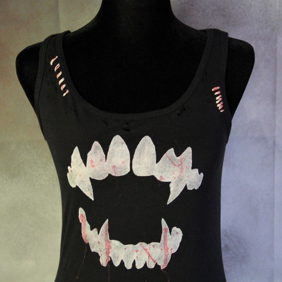 Fangs Handmade Distressed Horror Destroyed Women's - Picture 2 of 5